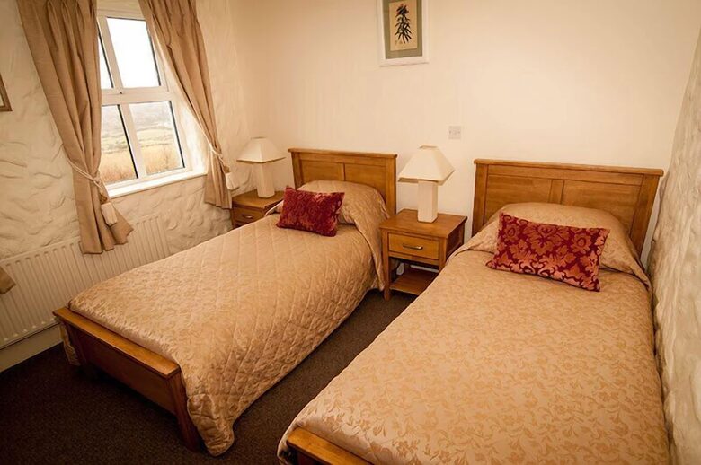 Fuschia Ocean Cottage - Doolin, Ireland