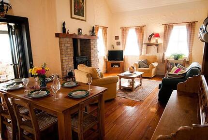 Fuschia Ocean Cottage - Doolin, Ireland