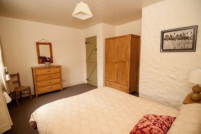 Fuschia Ocean Cottage - Doolin, Ireland