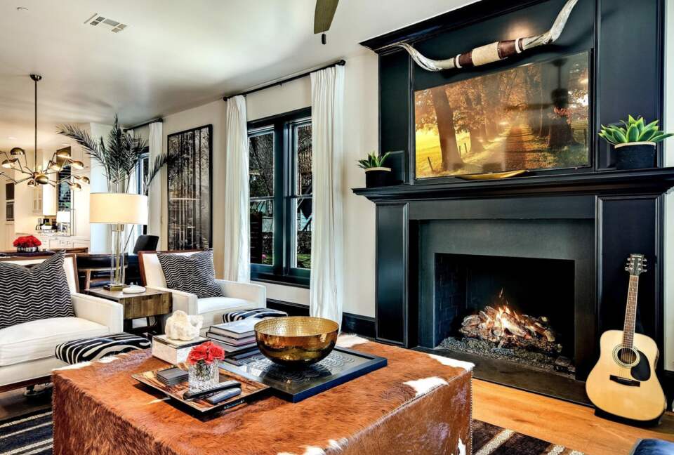 Immaculately Restored Historic Home in the Heart of Austin - Austin, Texas