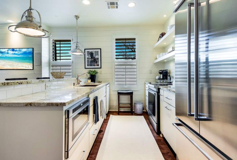 Immaculately Restored Historic Home in the Heart of Austin - Austin, Texas