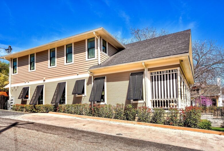 Immaculately Restored Historic Home in the Heart of Austin - Austin, Texas