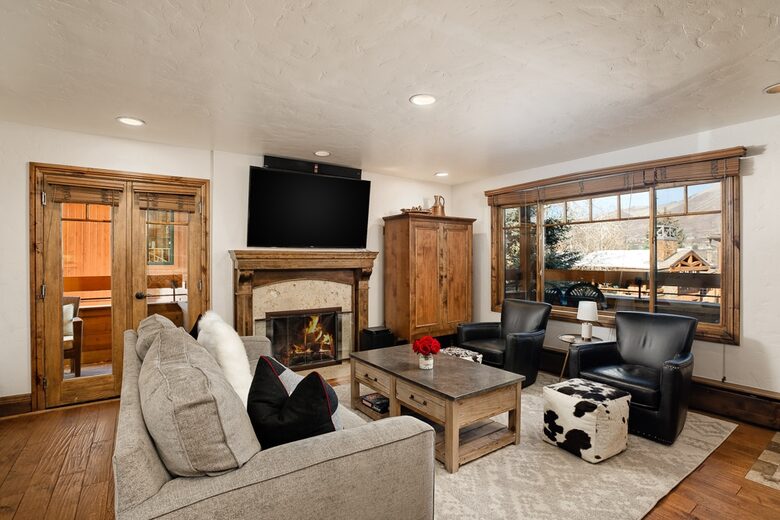 Fasching Haus Luxury Condo - Aspen, Colorado