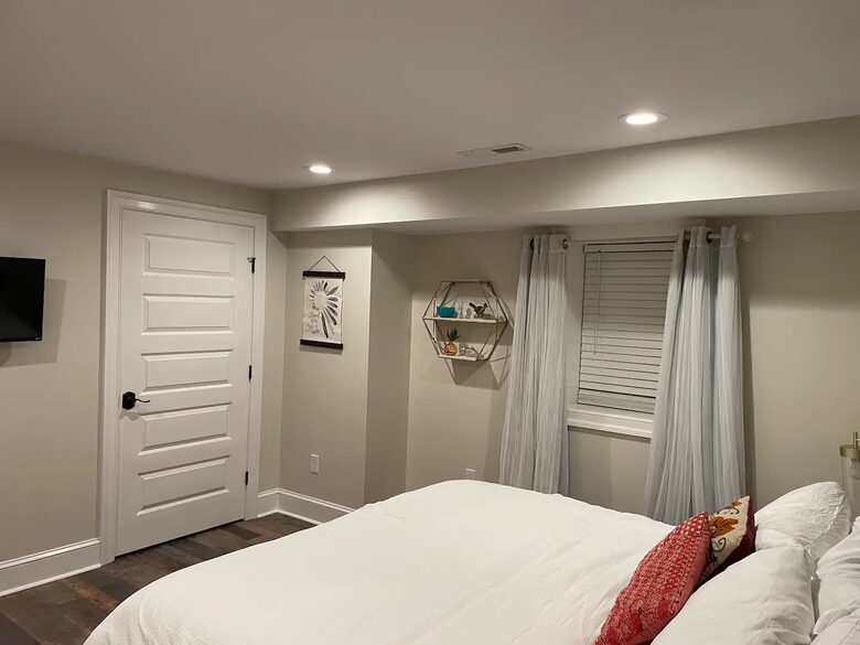 The Revival Room in Historic Downtown Staunton | Two Bedroom - Staunton, Virginia