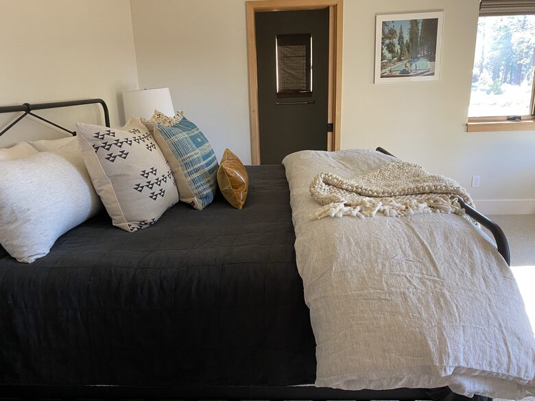 Mountain Modern Home Minutes From Ski Resorts and Lake Tahoe - Truckee, California