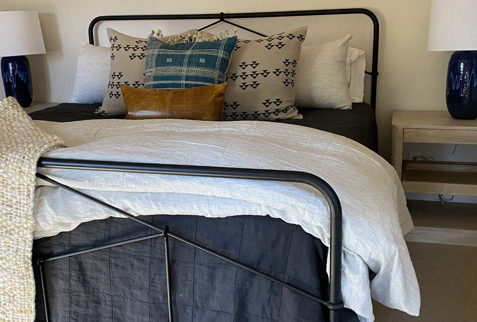 Guest bedroom with ensuite