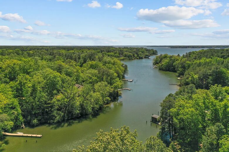 Luxury Waterfront Retreat w/ Private Pool & Dock - Weems, Virginia