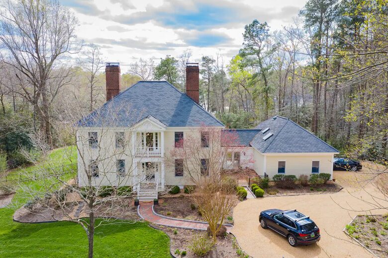 Luxury Waterfront Retreat w/ Private Pool & Dock - Weems, Virginia