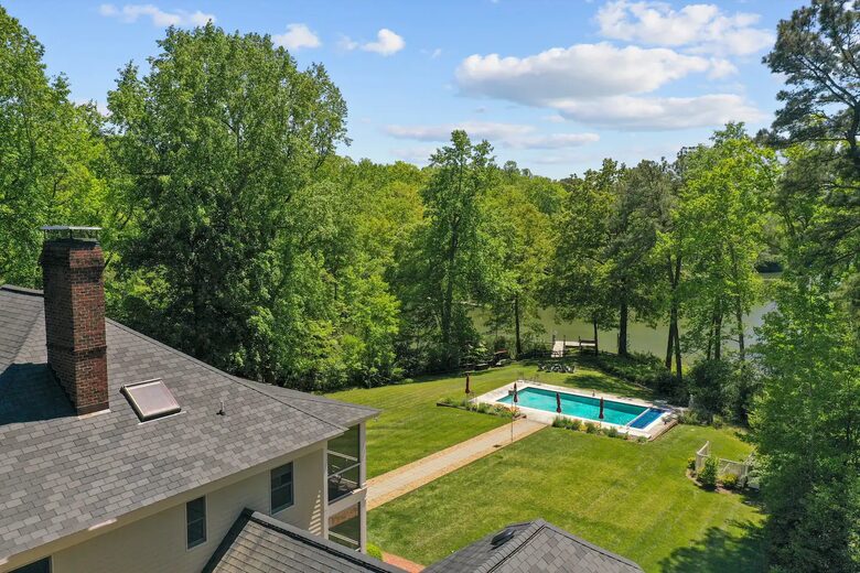 Luxury Waterfront Retreat w/ Private Pool & Dock - Weems, Virginia
