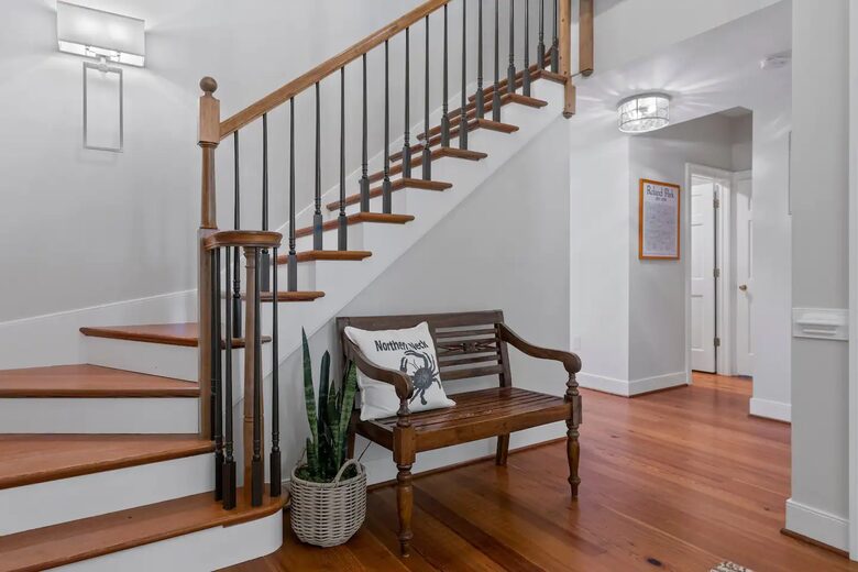 Luxury Waterfront Retreat w/ Private Pool & Dock - Weems, Virginia