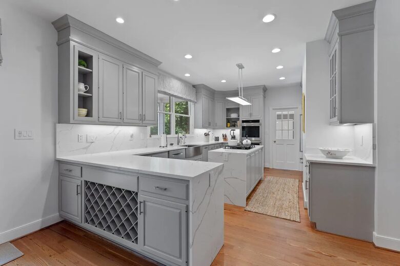 Luxury Waterfront Retreat w/ Private Pool & Dock - Weems, Virginia