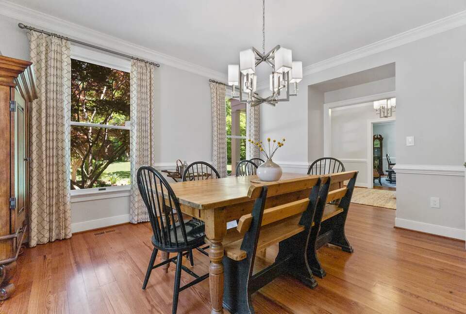 Luxury Waterfront Retreat w/ Private Pool & Dock - Weems, Virginia