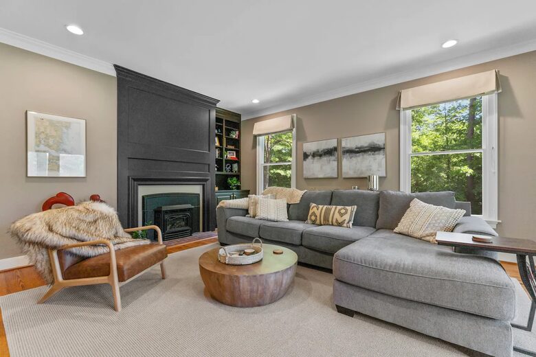 Luxury Waterfront Retreat w/ Private Pool & Dock - Weems, Virginia