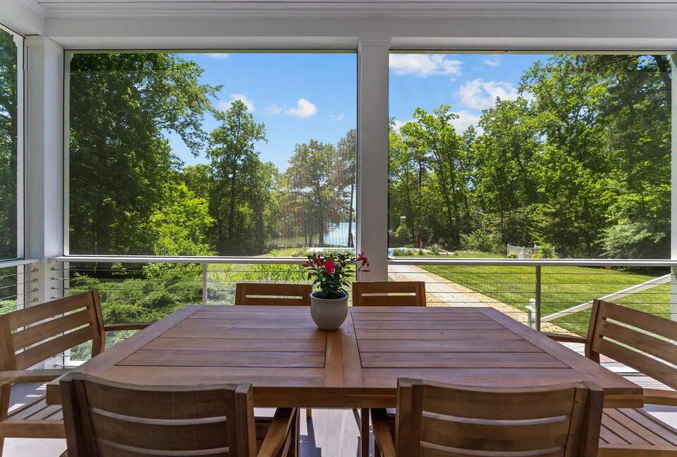 Luxury Waterfront Retreat w/ Private Pool & Dock - Weems, Virginia