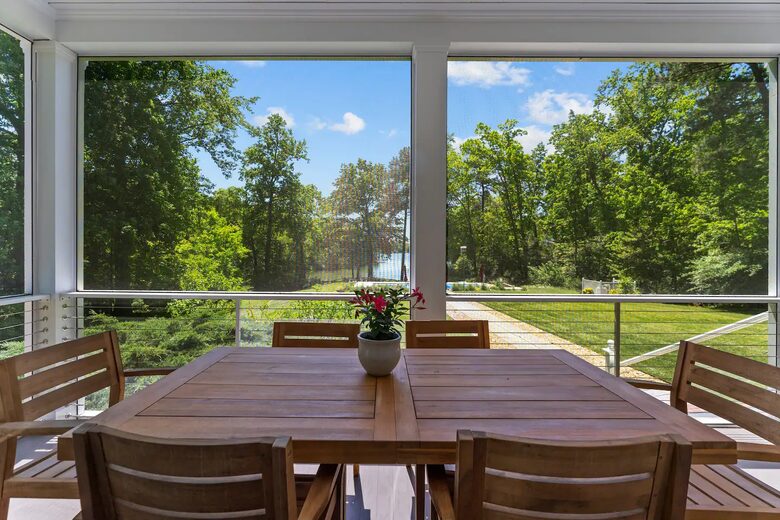 Luxury Waterfront Retreat w/ Private Pool & Dock - Weems, Virginia