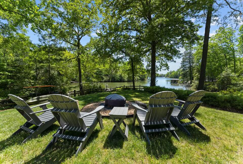 Luxury Waterfront Retreat w/ Private Pool & Dock - Weems, Virginia