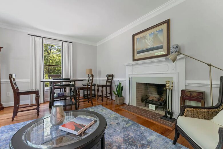 Luxury Waterfront Retreat w/ Private Pool & Dock - Weems, Virginia