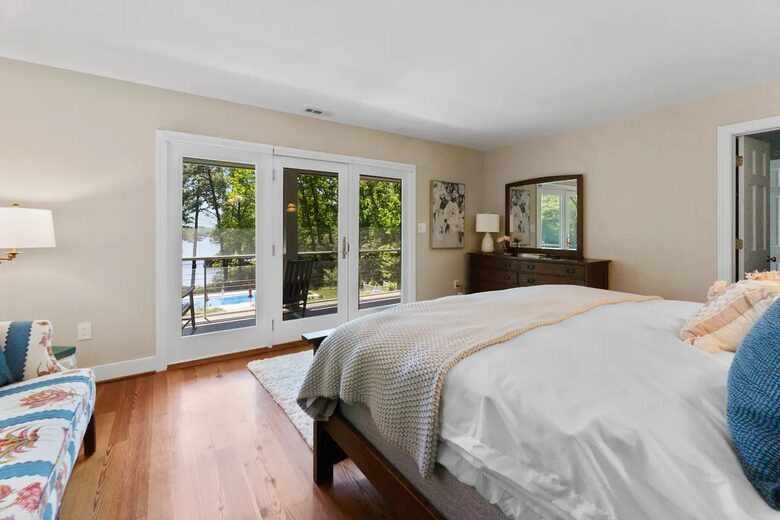 Luxury Waterfront Retreat w/ Private Pool & Dock - Weems, Virginia