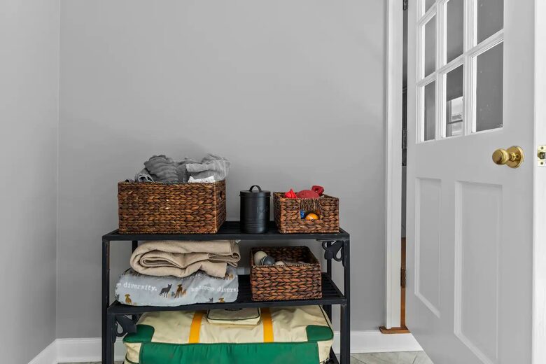 Luxury Waterfront Retreat w/ Private Pool & Dock - Weems, Virginia