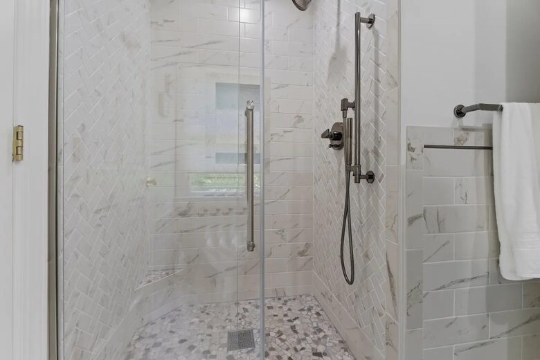 Luxury Waterfront Retreat w/ Private Pool & Dock - Weems, Virginia