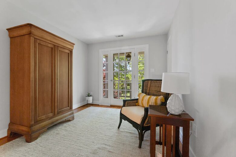 Luxury Waterfront Retreat w/ Private Pool & Dock - Weems, Virginia