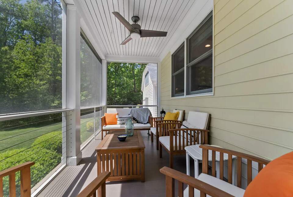 Luxury Waterfront Retreat w/ Private Pool & Dock - Weems, Virginia