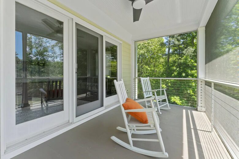 Luxury Waterfront Retreat w/ Private Pool & Dock - Weems, Virginia