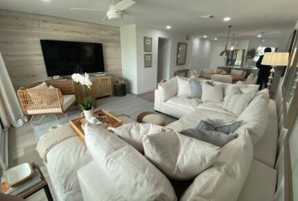 Chic Renovated Waterfront Condo - Pass A Grille, Florida