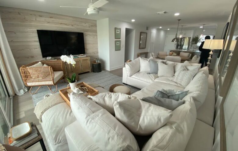 Chic Renovated Waterfront Condo - Pass A Grille, Florida