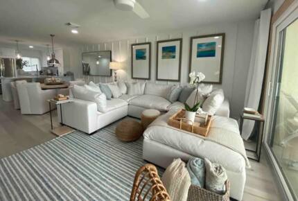 Chic Renovated Waterfront Condo - Pass A Grille, Florida