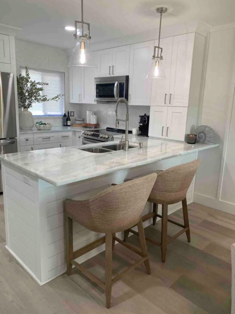 Chic Renovated Waterfront Condo - Pass A Grille, Florida