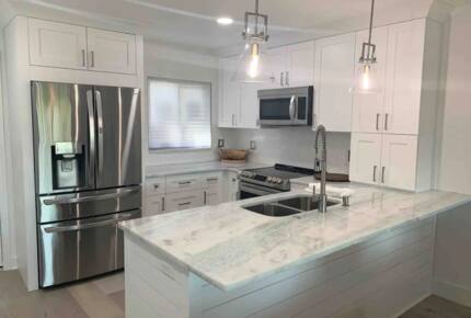 Chic Renovated Waterfront Condo - Pass A Grille, Florida