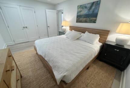 Chic Renovated Waterfront Condo - Pass A Grille, Florida