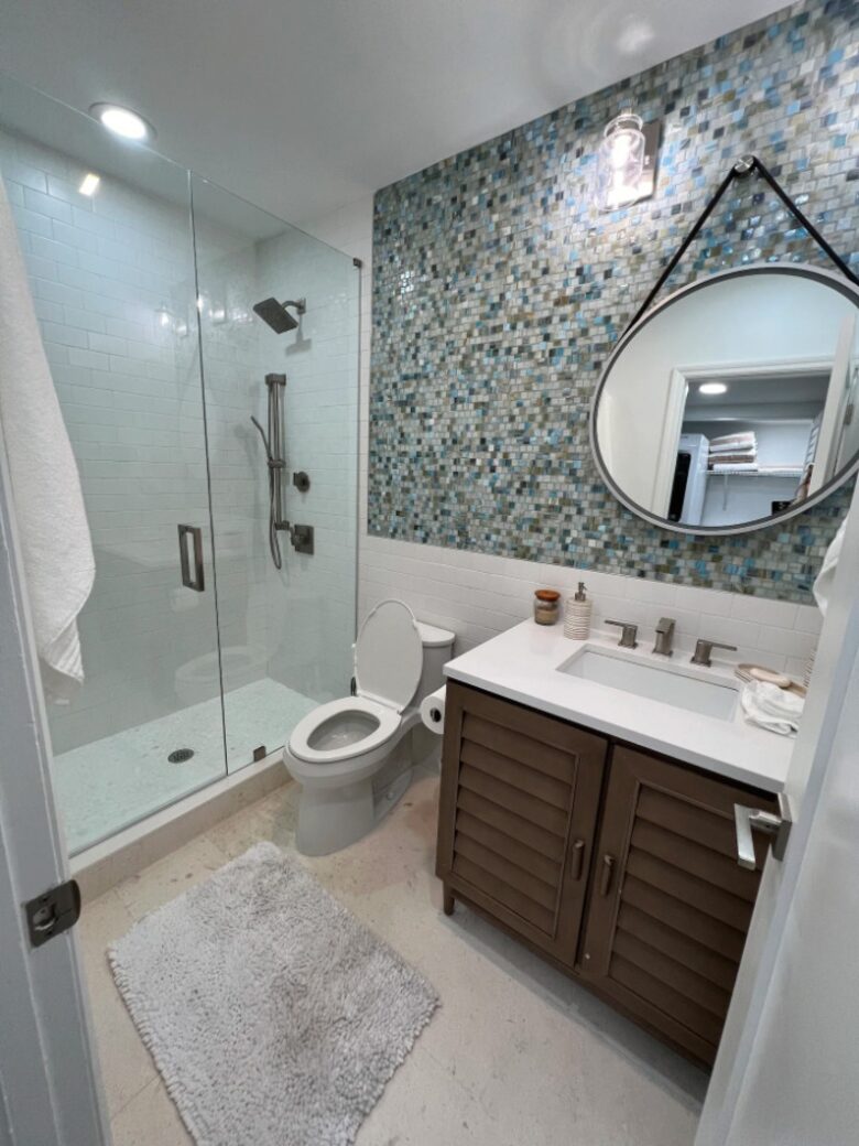 Chic Renovated Waterfront Condo - Pass A Grille, Florida