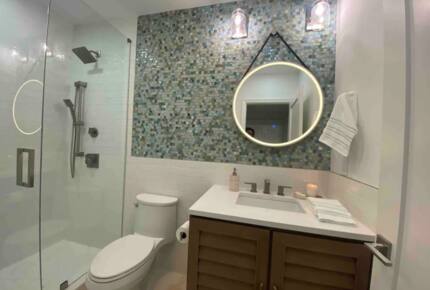 Chic Renovated Waterfront Condo - Pass A Grille, Florida