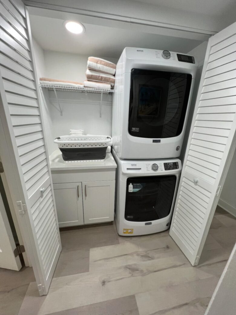 Chic Renovated Waterfront Condo - Pass A Grille, Florida