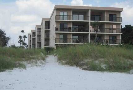 Chic Renovated Waterfront Condo - Pass A Grille, Florida