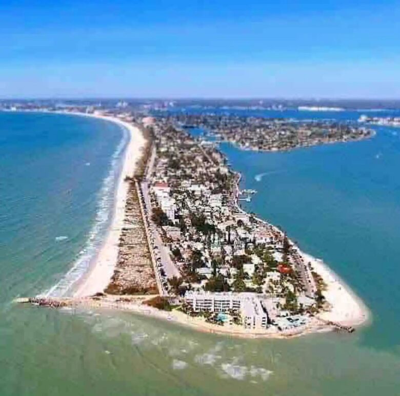 Chic Renovated Waterfront Condo - Pass A Grille, Florida