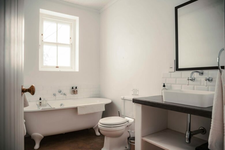 The Penhill Estate (R) - Nuy Valley, South Africa