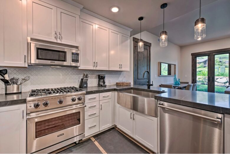 Luxe Park City Condo - Walk To Ski Lift! - Park City, Utah