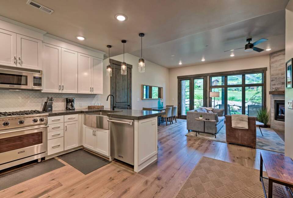 Luxe Park City Condo - Walk To Ski Lift! - Park City, Utah