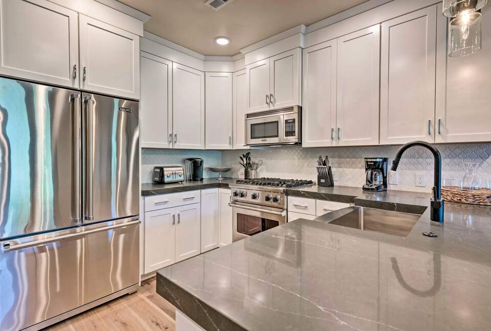 Luxe Park City Condo - Walk To Ski Lift! - Park City, Utah