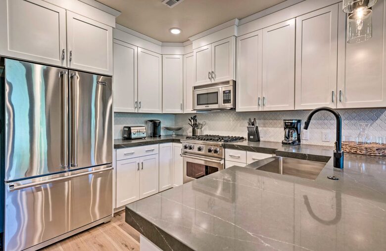 Luxe Park City Condo - Walk To Ski Lift! - Park City, Utah