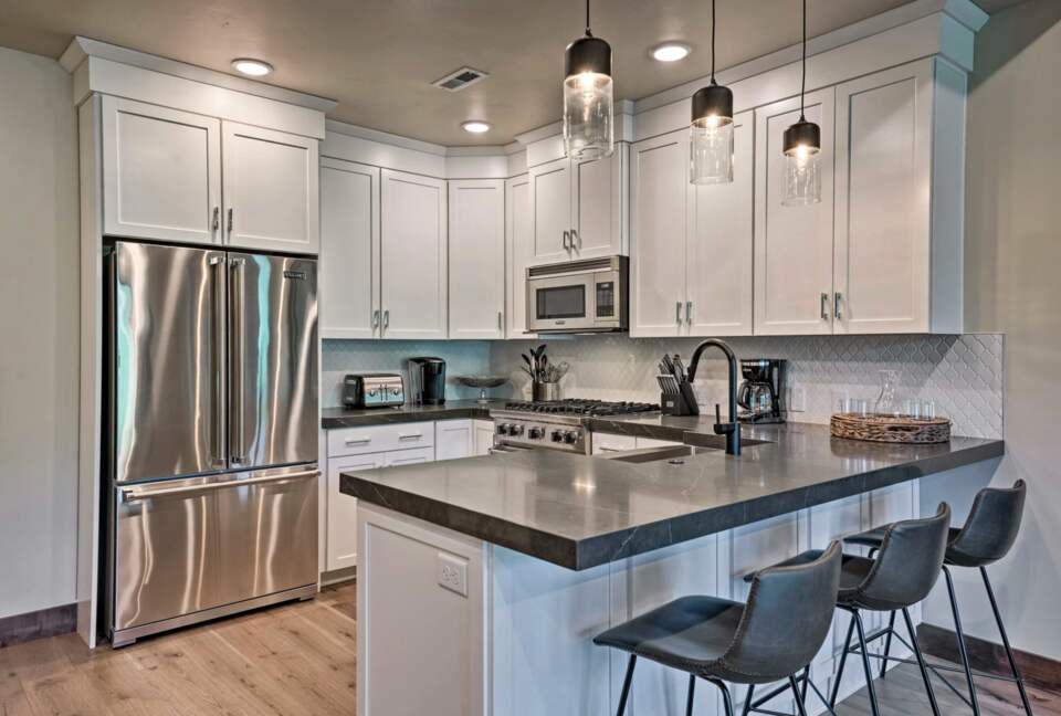 Luxe Park City Condo - Walk To Ski Lift! - Park City, Utah