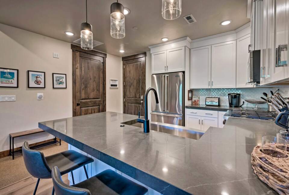 Luxe Park City Condo - Walk To Ski Lift! - Park City, Utah