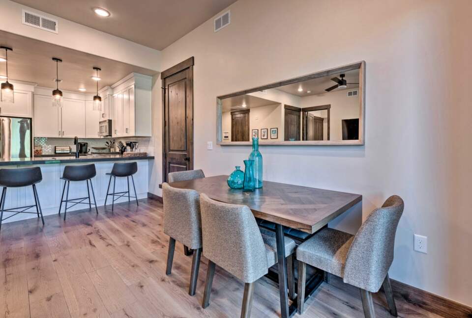 Luxe Park City Condo - Walk To Ski Lift! - Park City, Utah