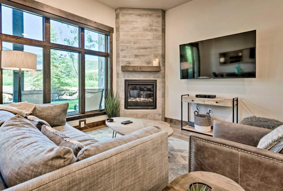 Luxe Park City Condo - Walk To Ski Lift! - Park City, Utah