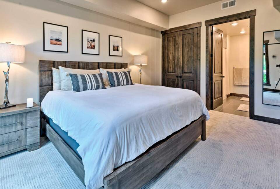 Luxe Park City Condo - Walk To Ski Lift! - Park City, Utah