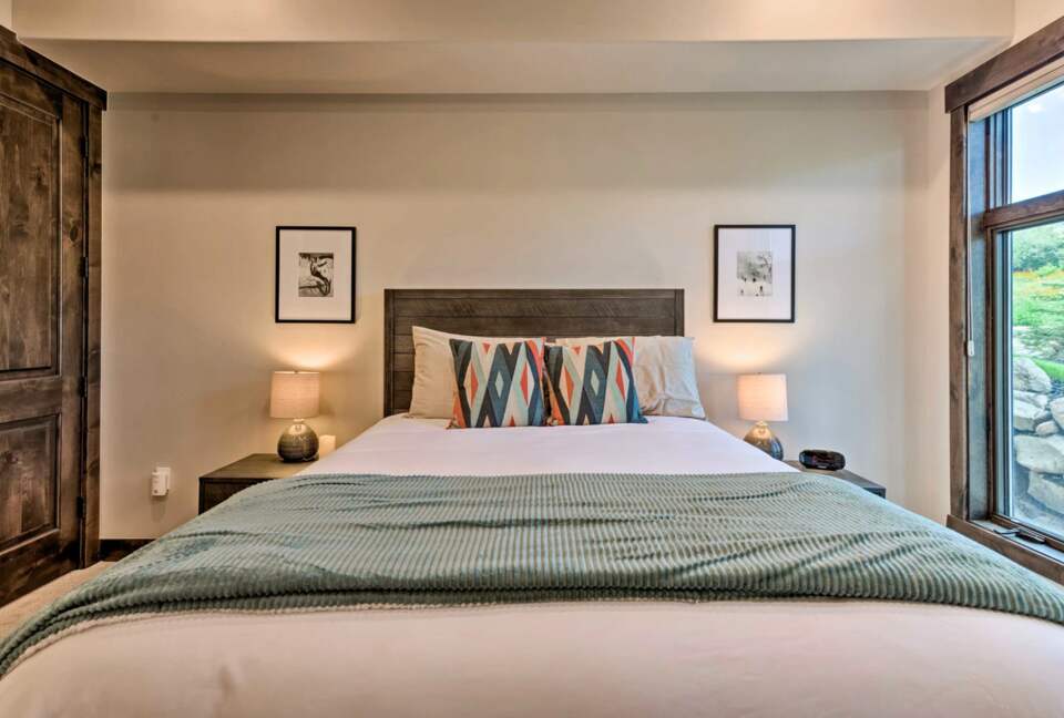 Luxe Park City Condo - Walk To Ski Lift! - Park City, Utah