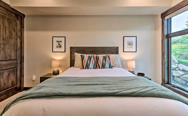 Luxe Park City Condo - Walk To Ski Lift! - Park City, Utah